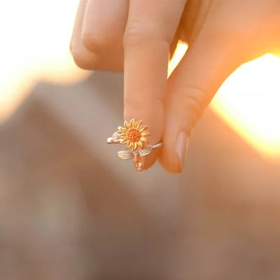 Anillo Ajustable Rotativo de Girasol en Plata