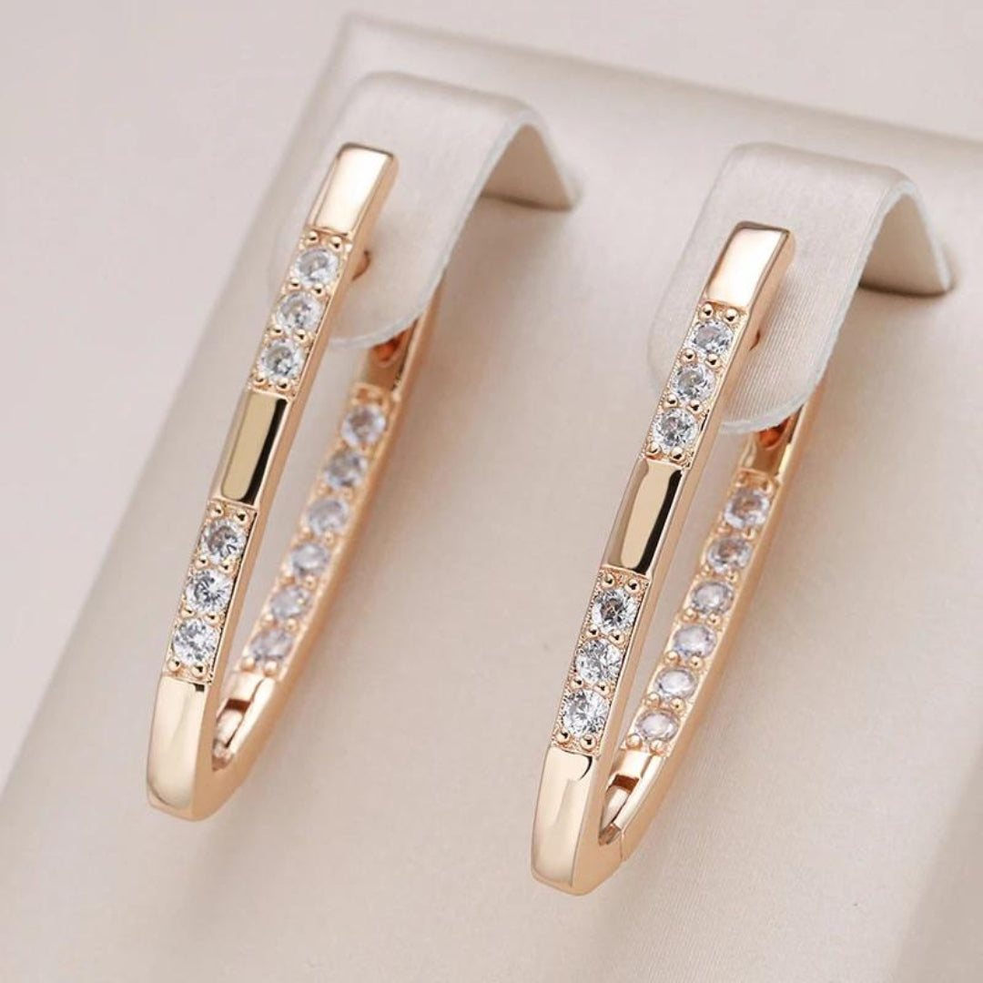 Aretes Elegantes con Circonitas en Oro