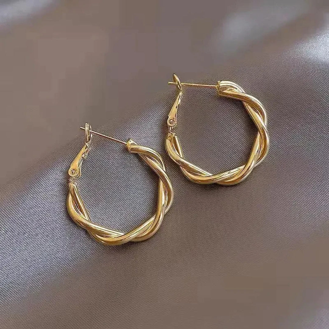 Aretes Elegantes Nudados Dorados