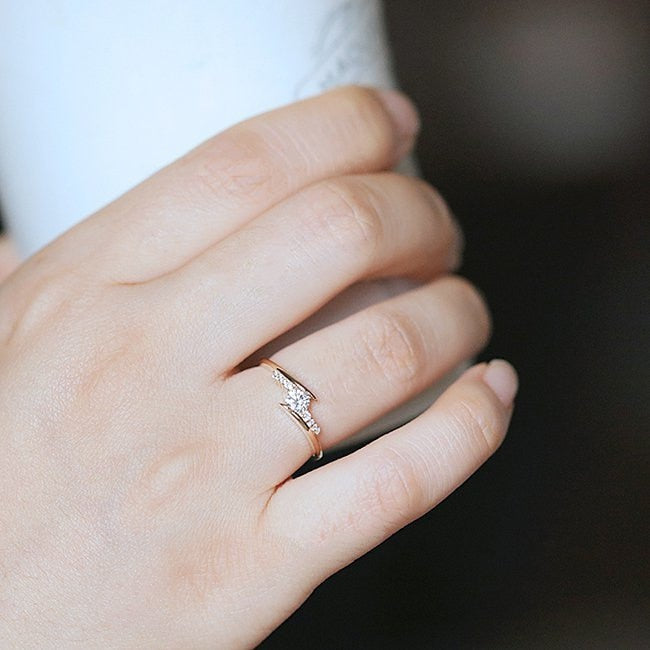 Anillo con Circonita Cúbica en Plata y Baño de Oro