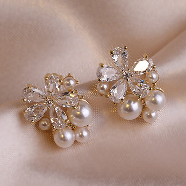 Aretes de Cristal Florales con Perlas en Oro