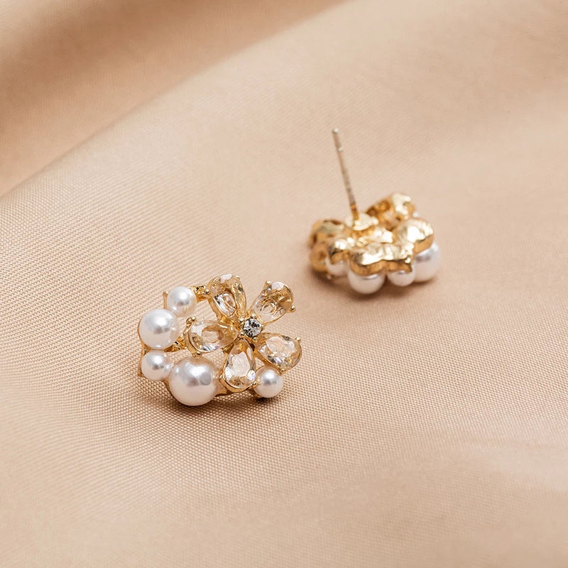 Aretes de Cristal Florales con Perlas en Oro