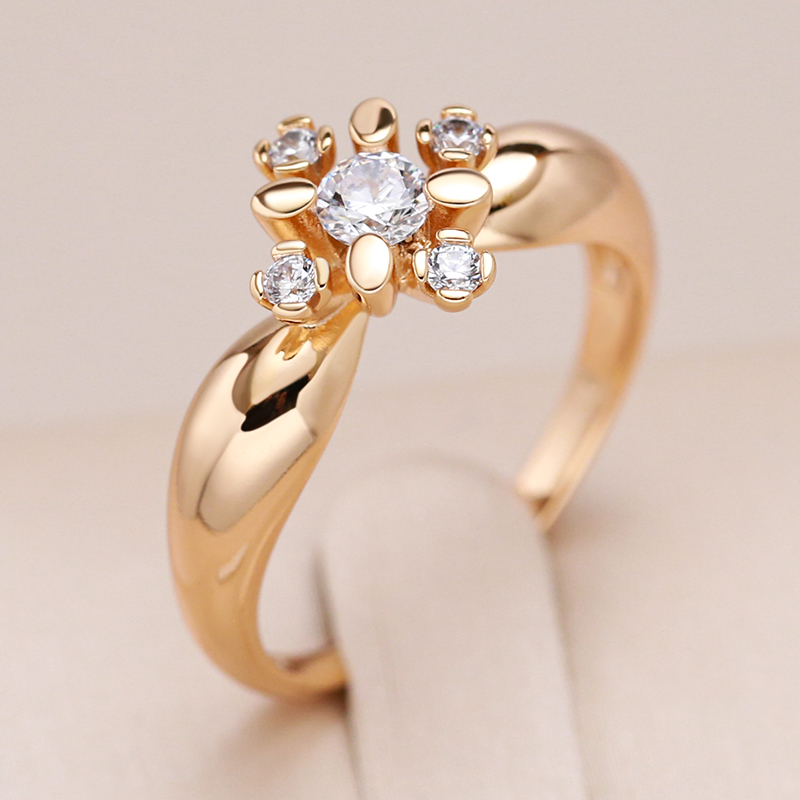 Anillo Elegante de Cristal Blanco Dorado