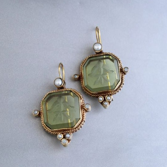 Aretes Verdes con Perlas Vintage