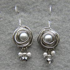 Aretes Colgantes Hilos Espirales con Perlas Vintage