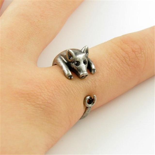 Anillo Cerdito Ajustable en Plata Envejecida